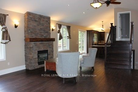 986 15th Side Road Property Photo 12