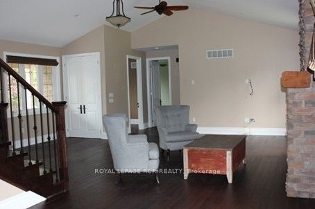 986 15th Side Road Property Photo 13