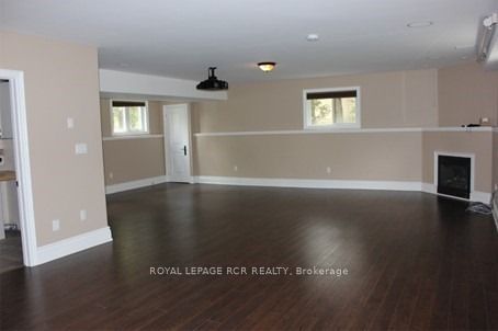 986 15th Side Road Property Photo 21