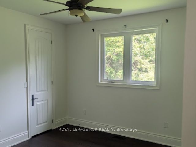 986 15th Side Road Property Photo 23
