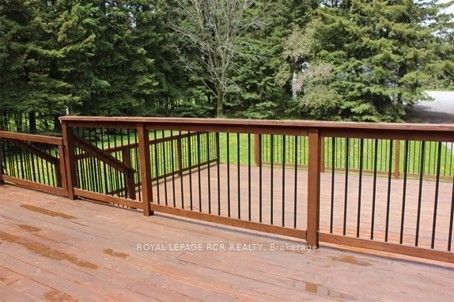 986 15th Side Road Property Photo 26