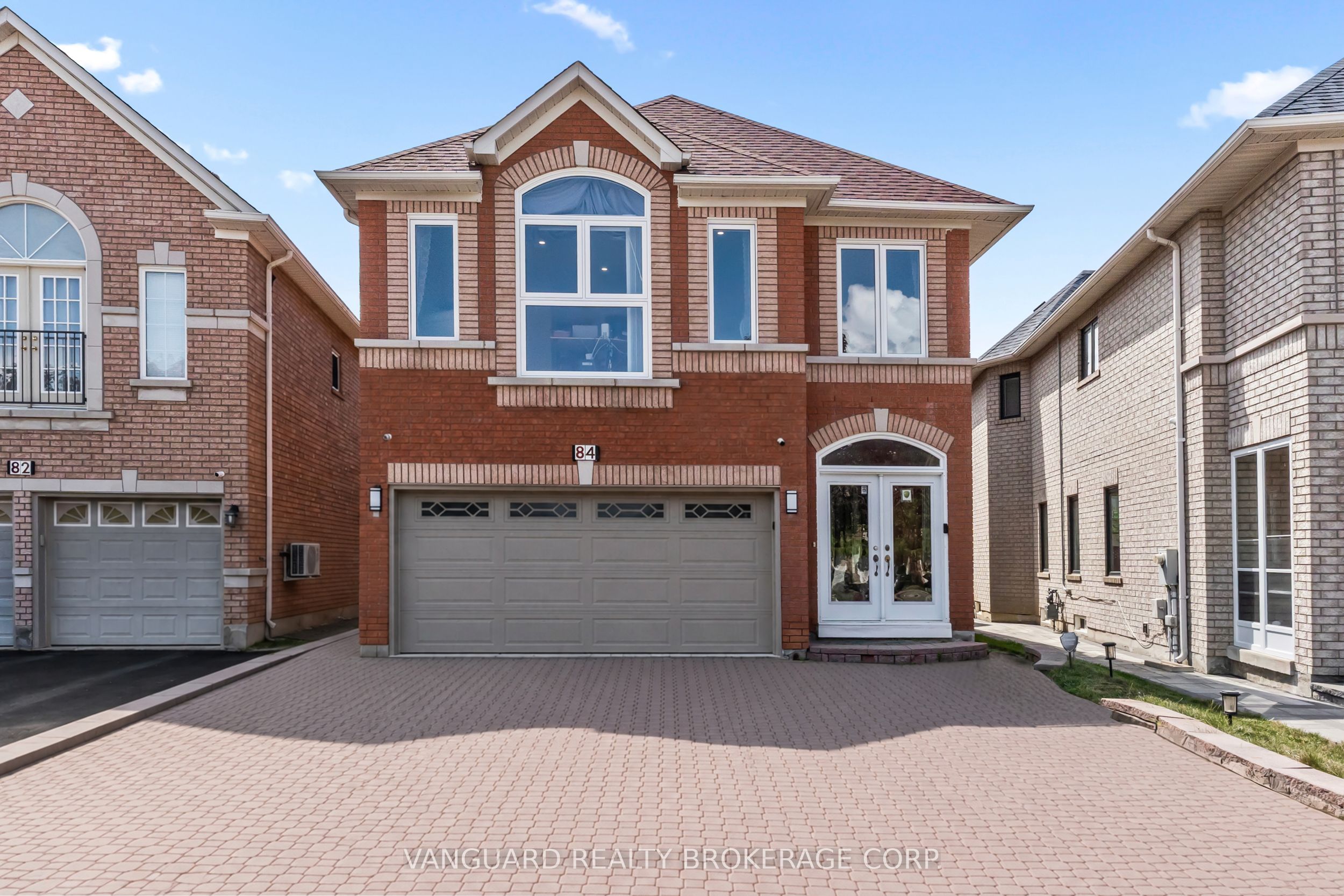 84 Sapphire Drive Property Photo 1