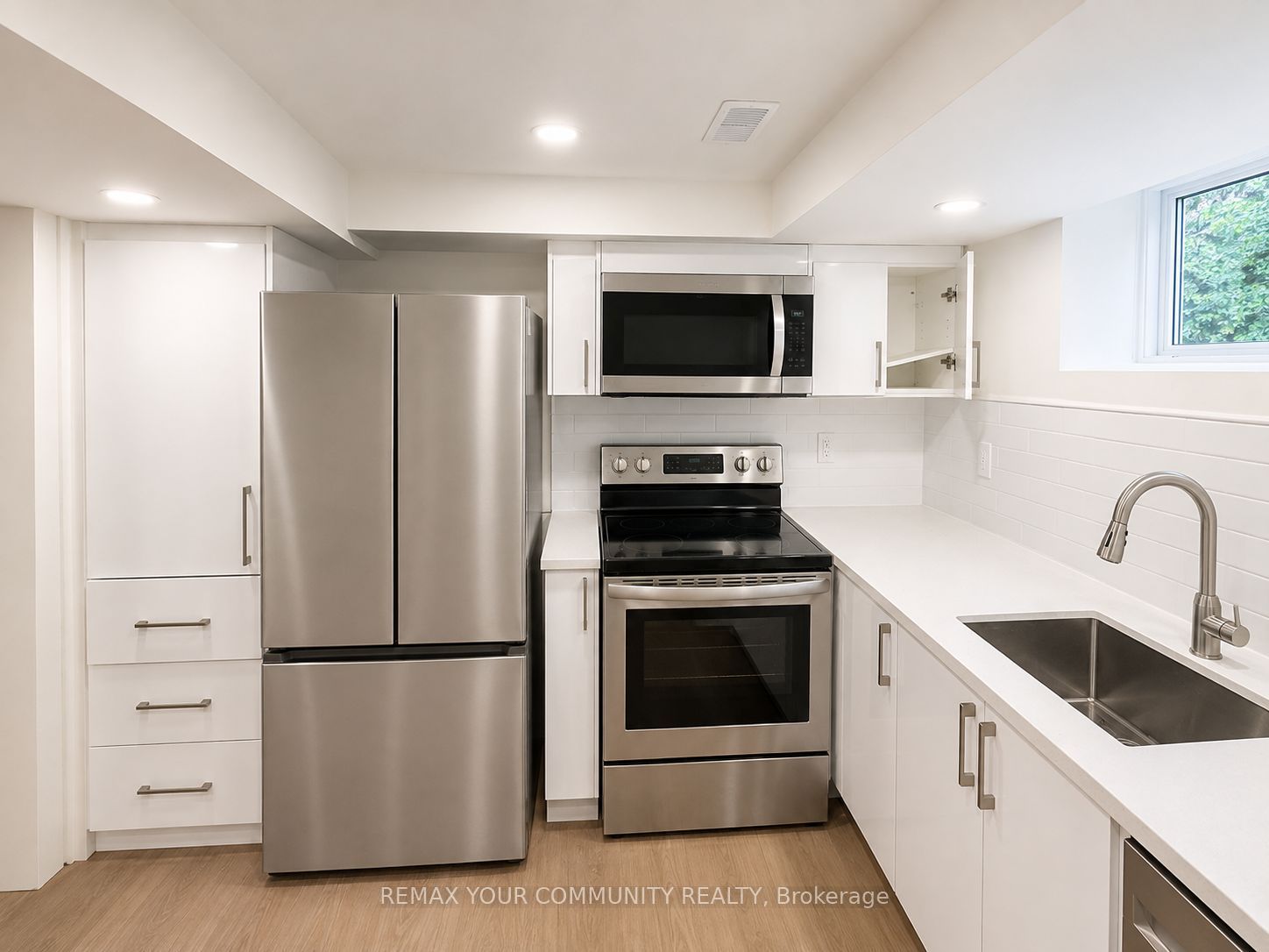 149 Altamira Road Main/lower Property Photo 6