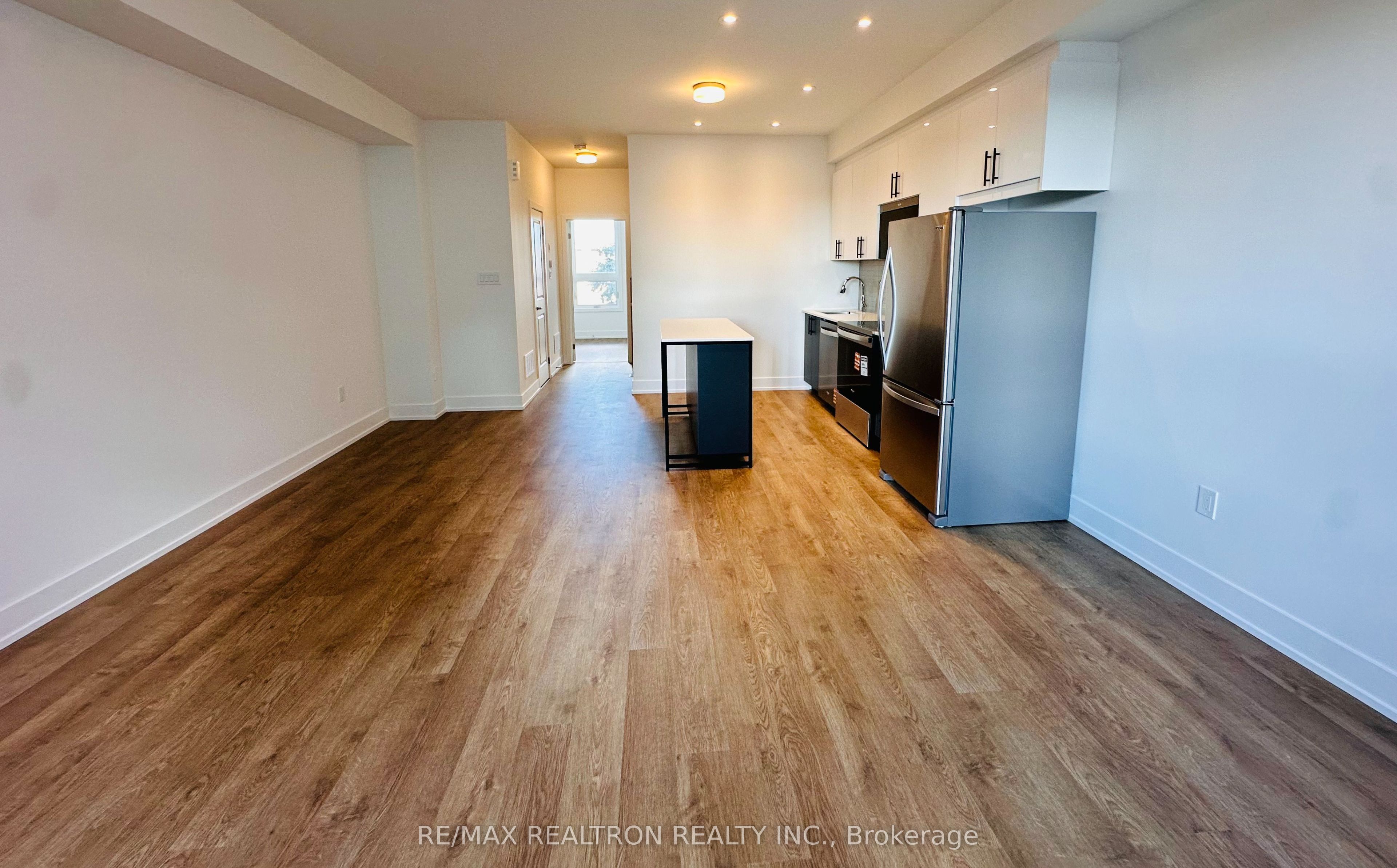 180 Anderson Avenue Th9 Property Photo 8