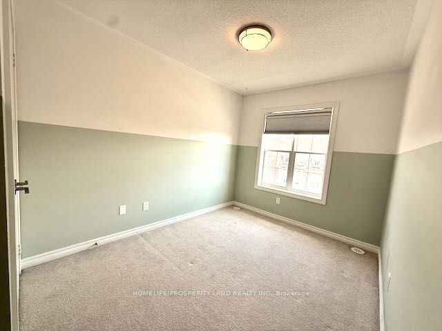 76 Donald Buttress Boulevard W Property Photo 8