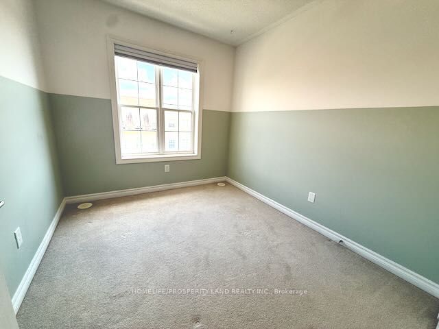 76 Donald Buttress Boulevard W Property Photo 9