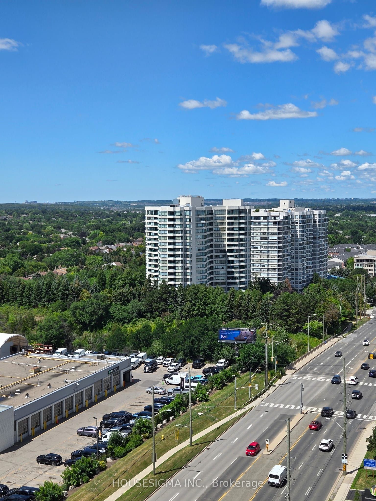 7161 Yonge Street 1423 Property Photo 6
