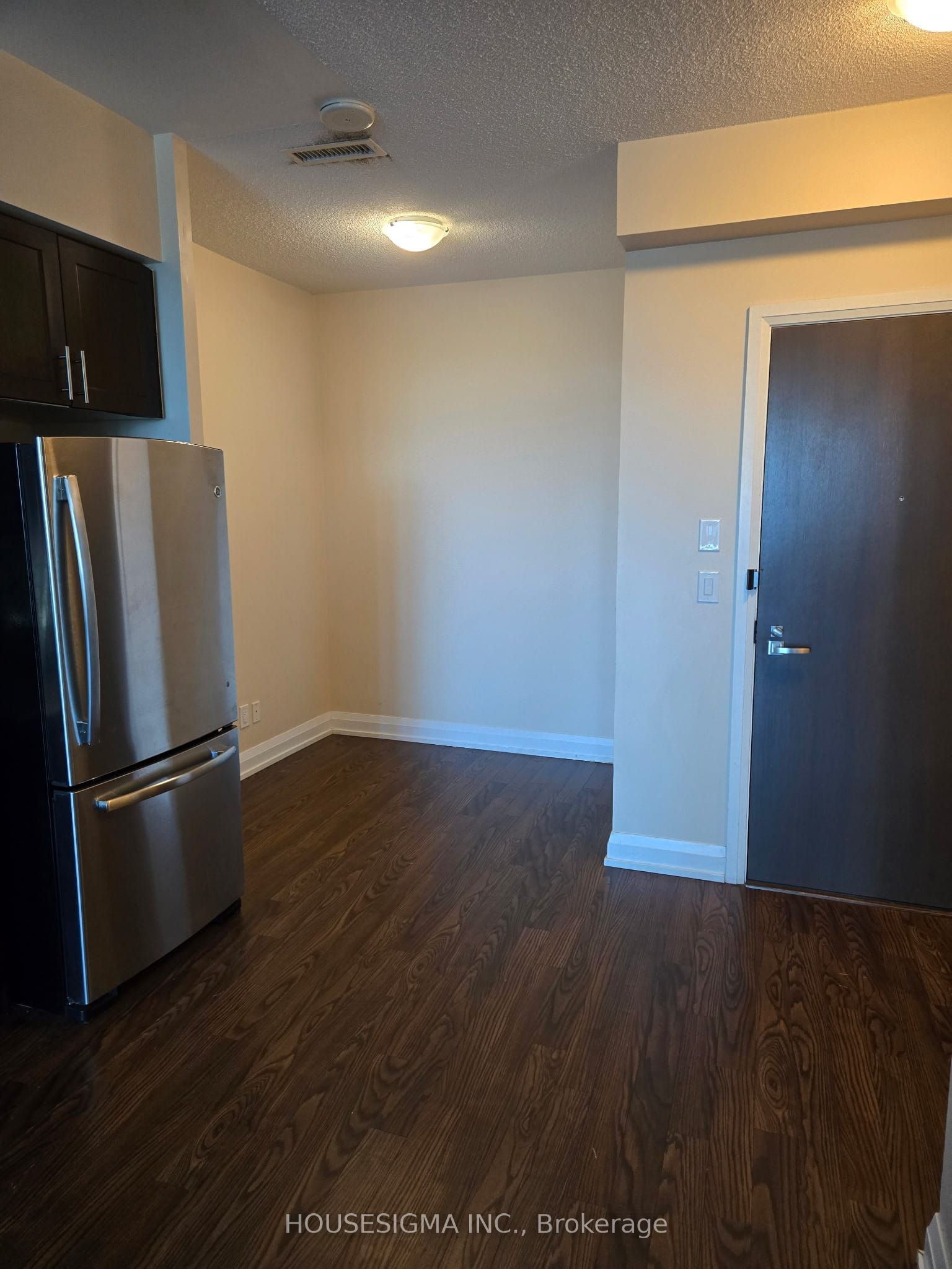 7161 Yonge Street 1423 Property Photo 8