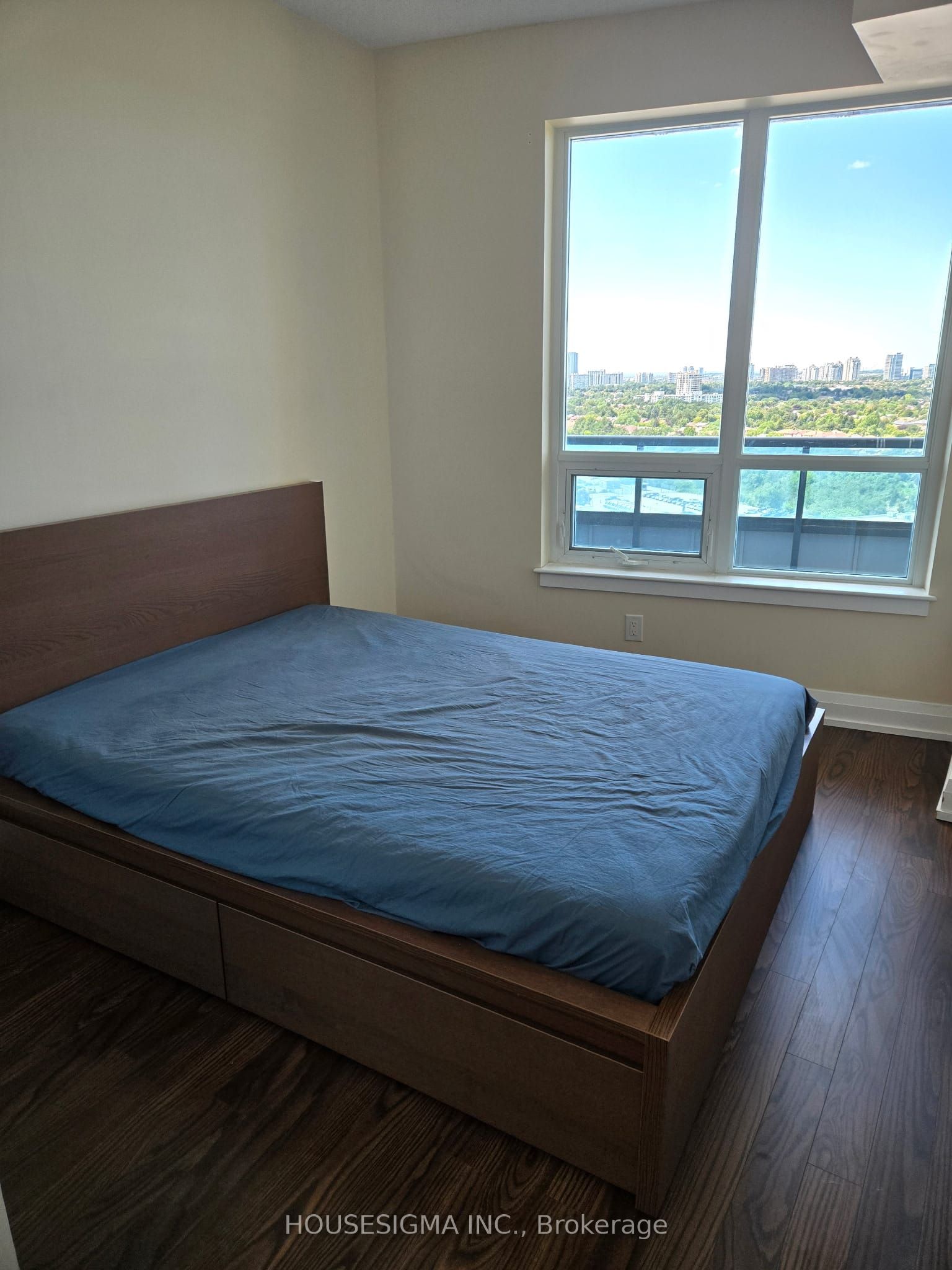 7161 Yonge Street 1423 Property Photo 10