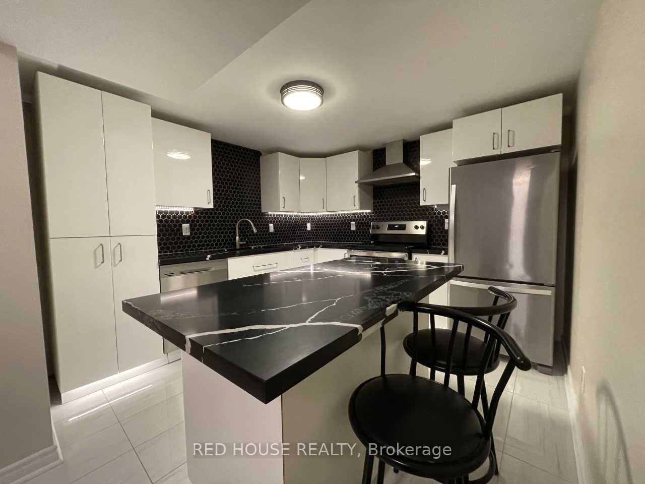 69 Simpson Road Lower Property Photo 1