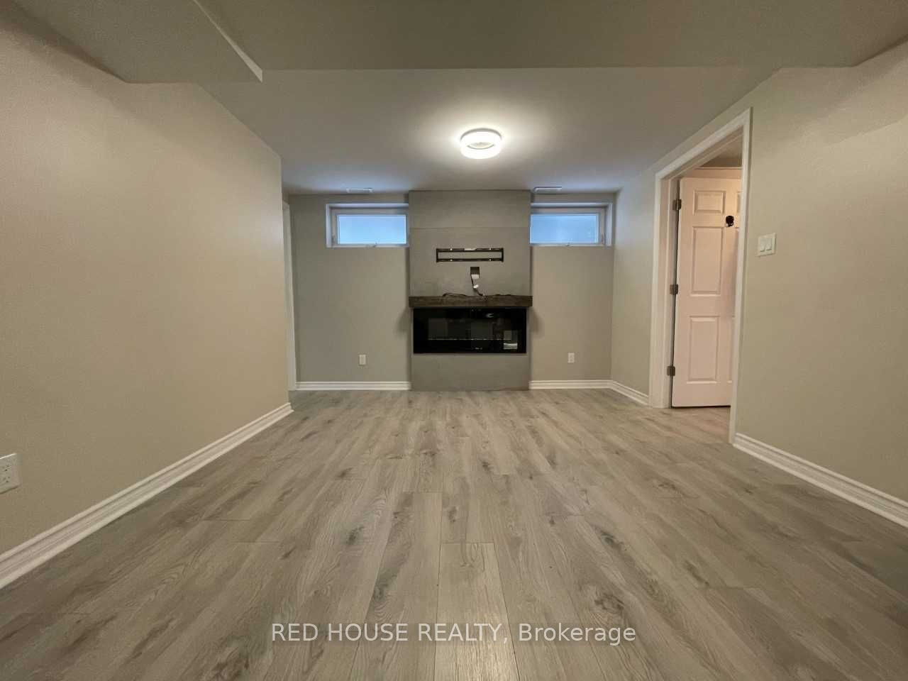 69 Simpson Road Lower Property Photo 3