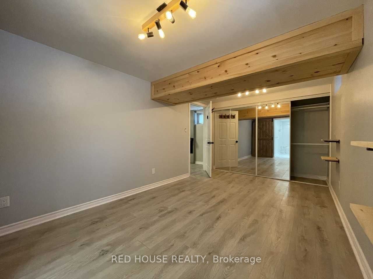 69 Simpson Road Lower Property Photo 5
