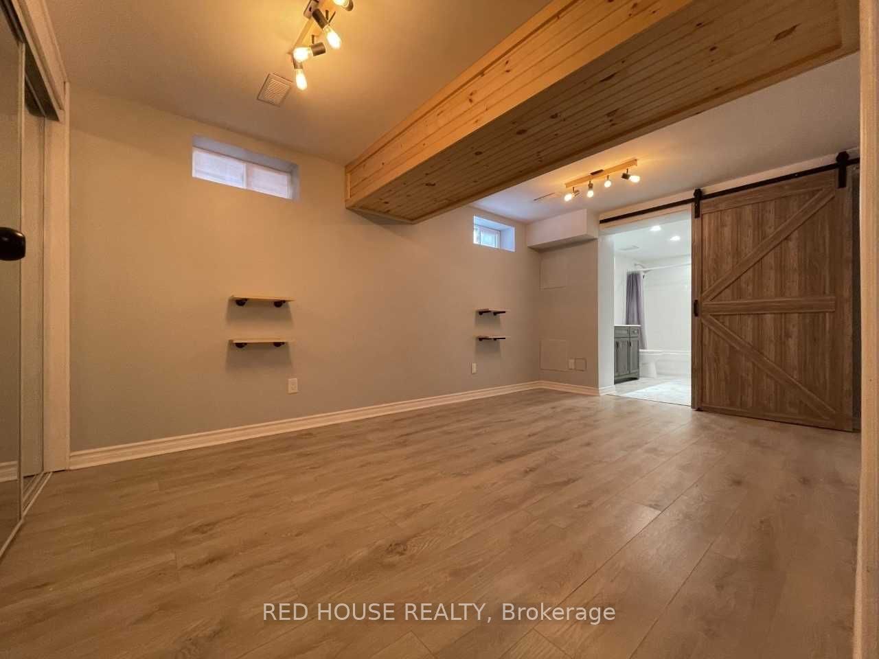 69 Simpson Road Lower Property Photo 6