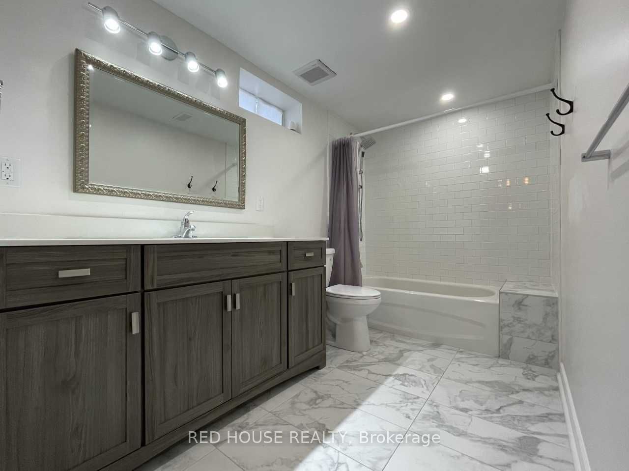 69 Simpson Road Lower Property Photo 8