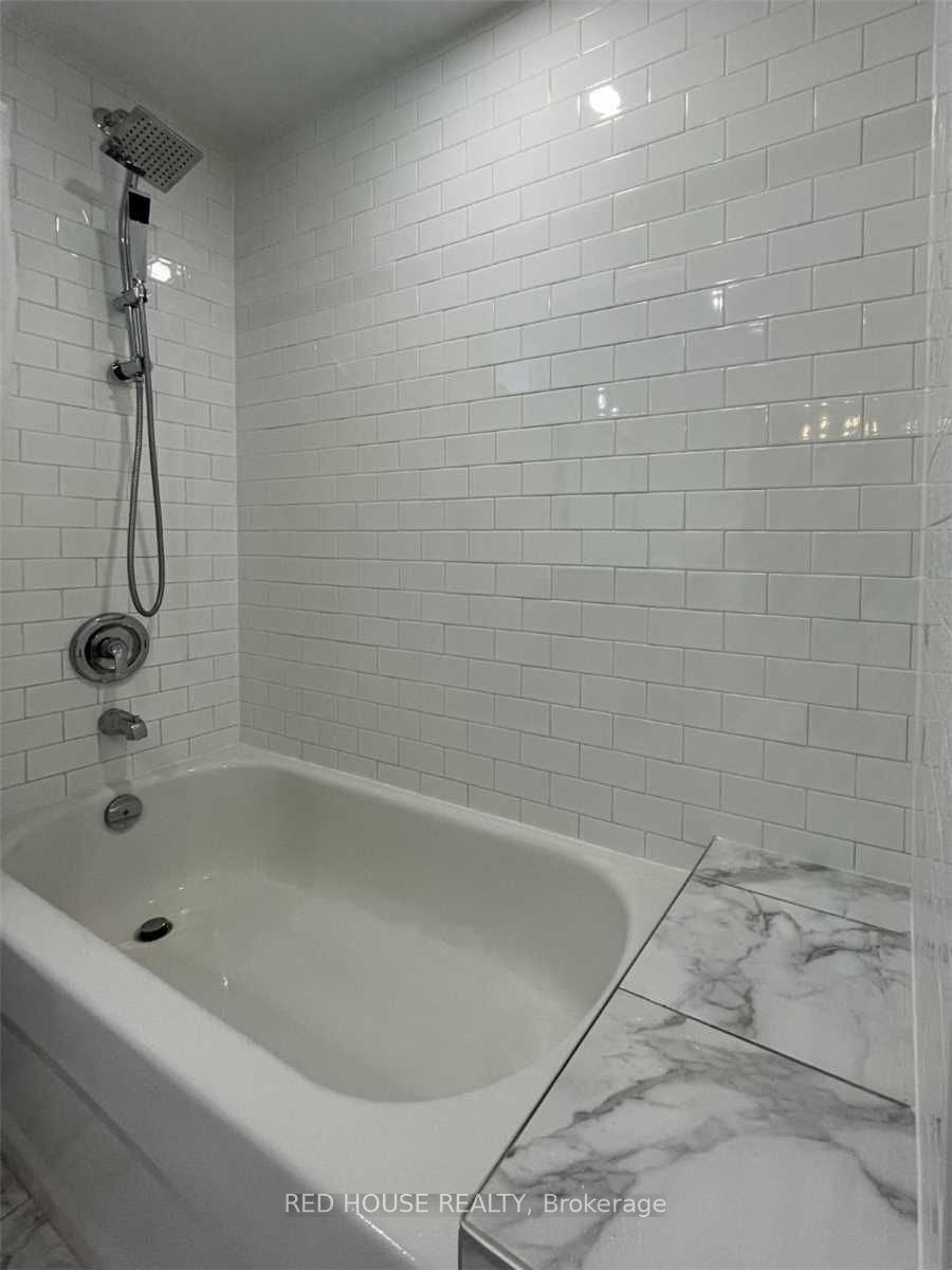 69 Simpson Road Lower Property Photo 9