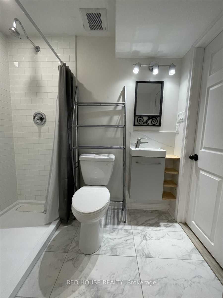 69 Simpson Road Lower Property Photo 13