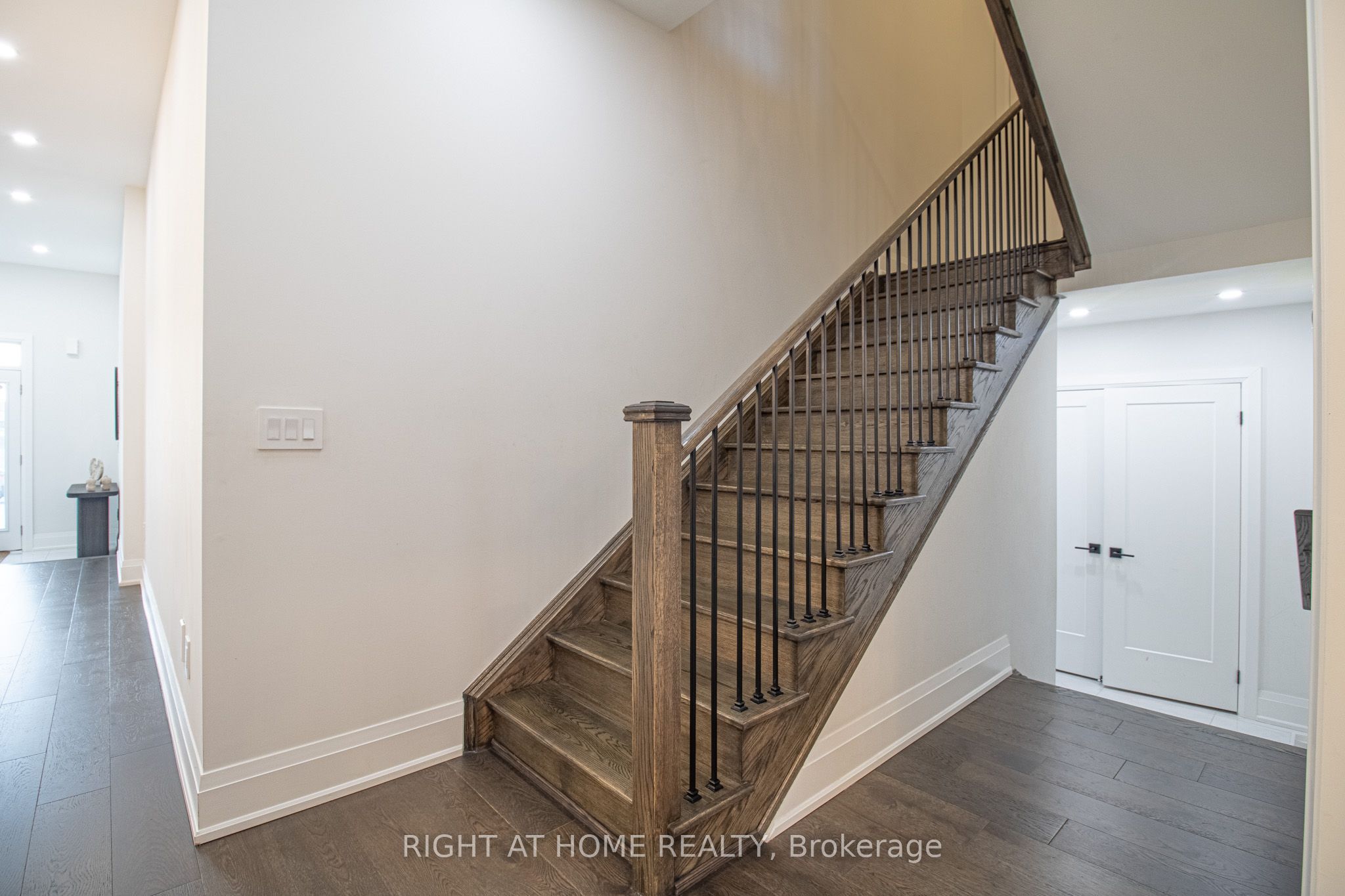 43 Longworth Avenue Property Photo 4