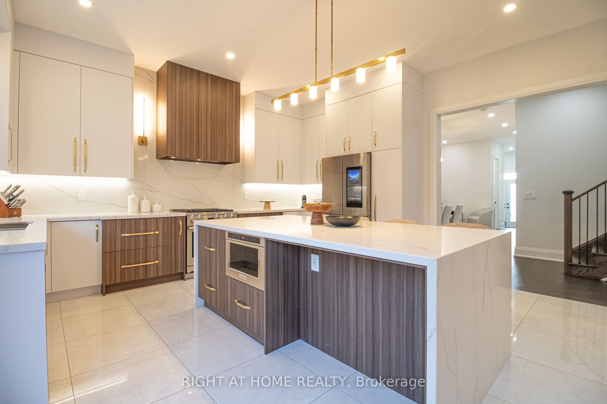 43 Longworth Avenue Property Photo 6