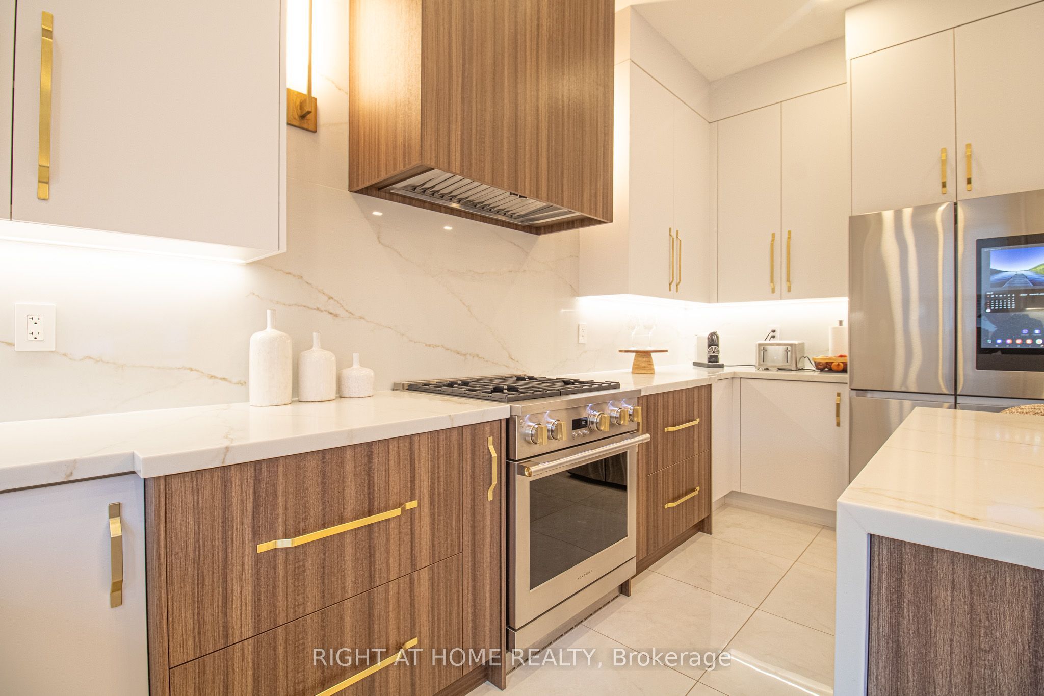 43 Longworth Avenue Property Photo 8