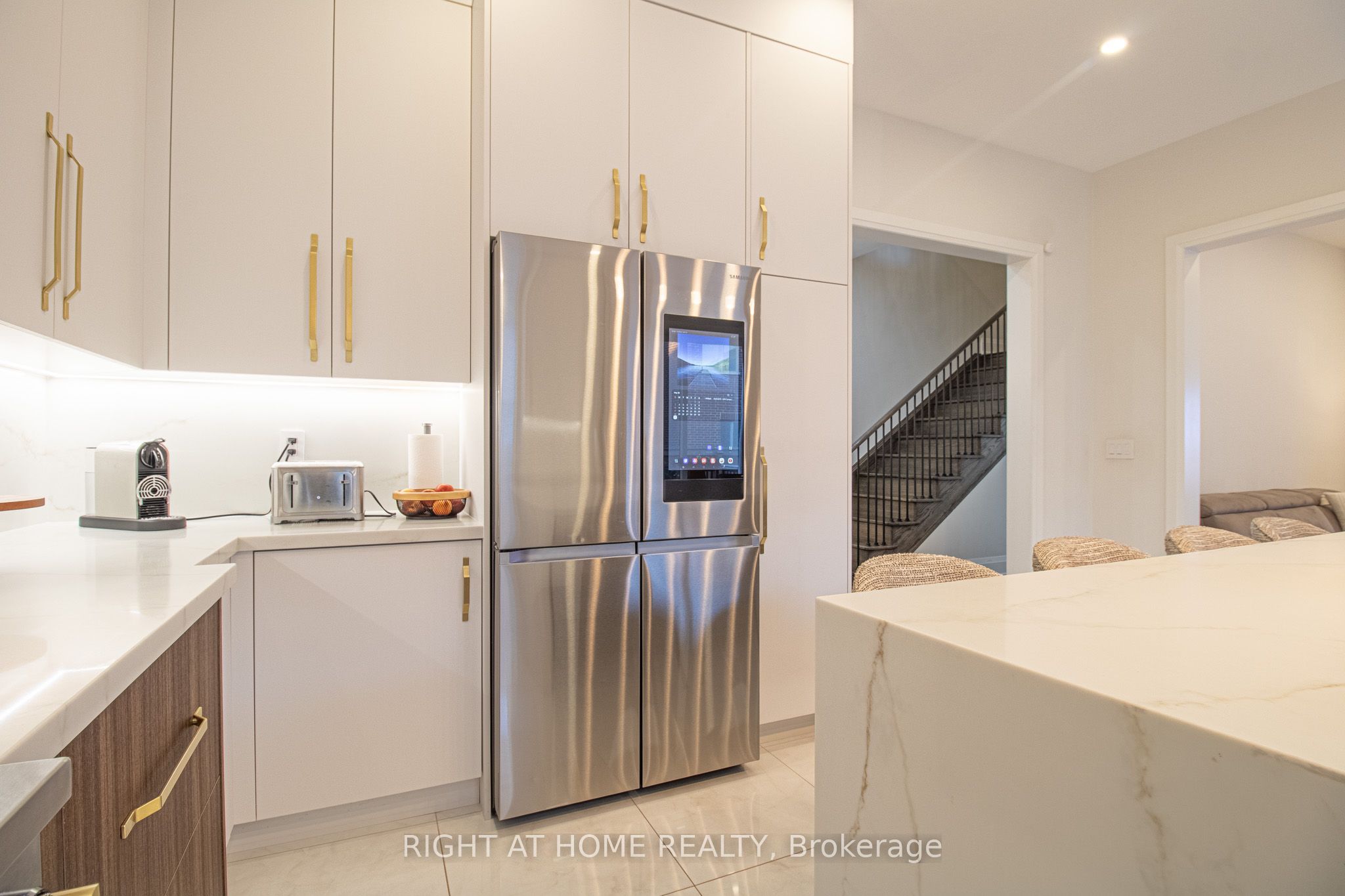 43 Longworth Avenue Property Photo 9