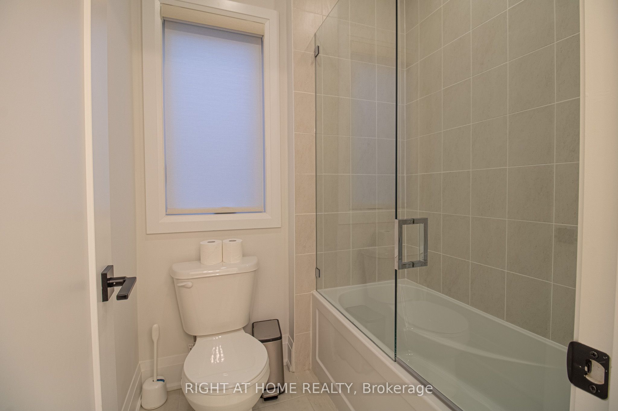 43 Longworth Avenue Property Photo 11