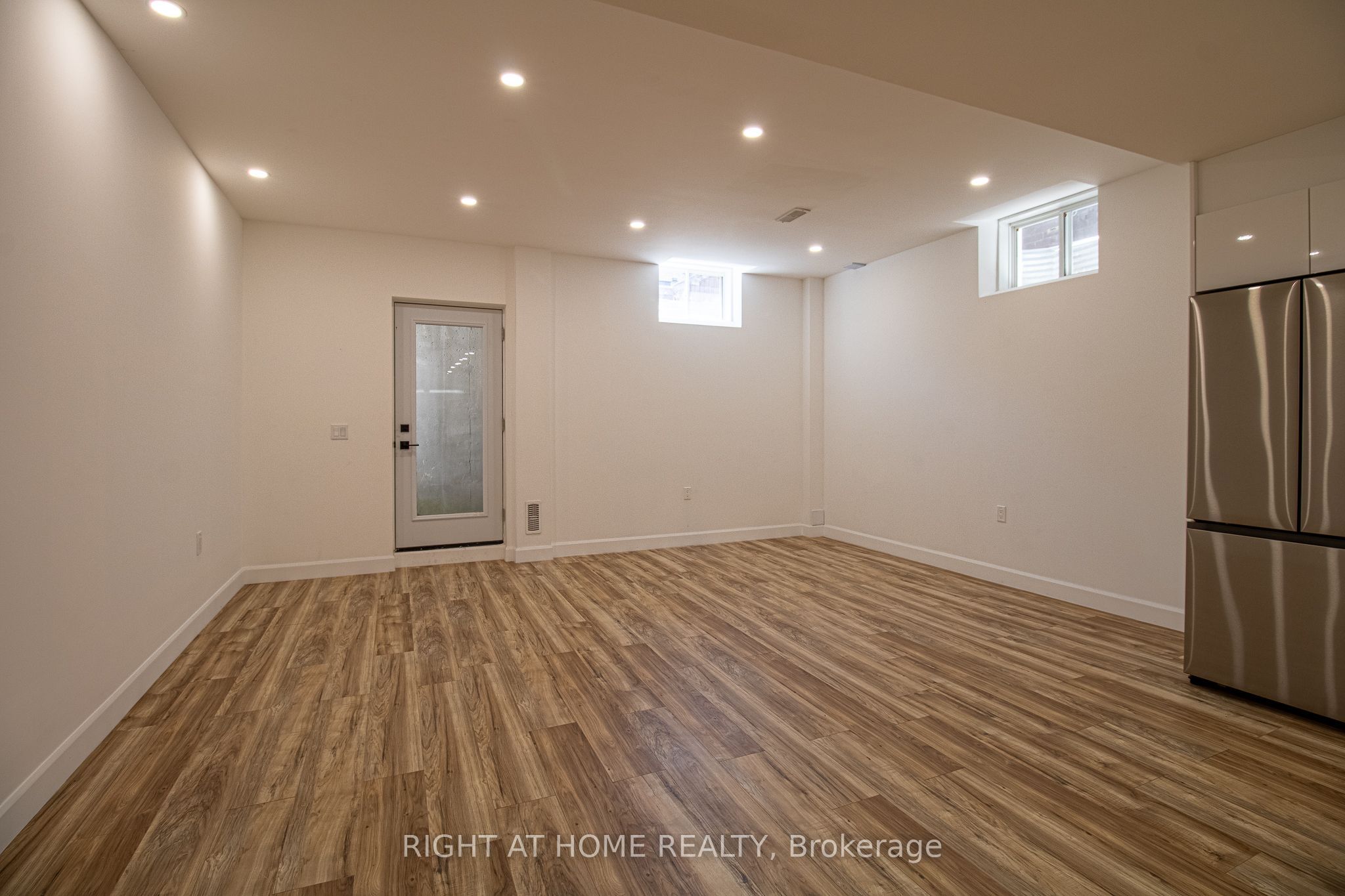 43 Longworth Avenue Property Photo 29