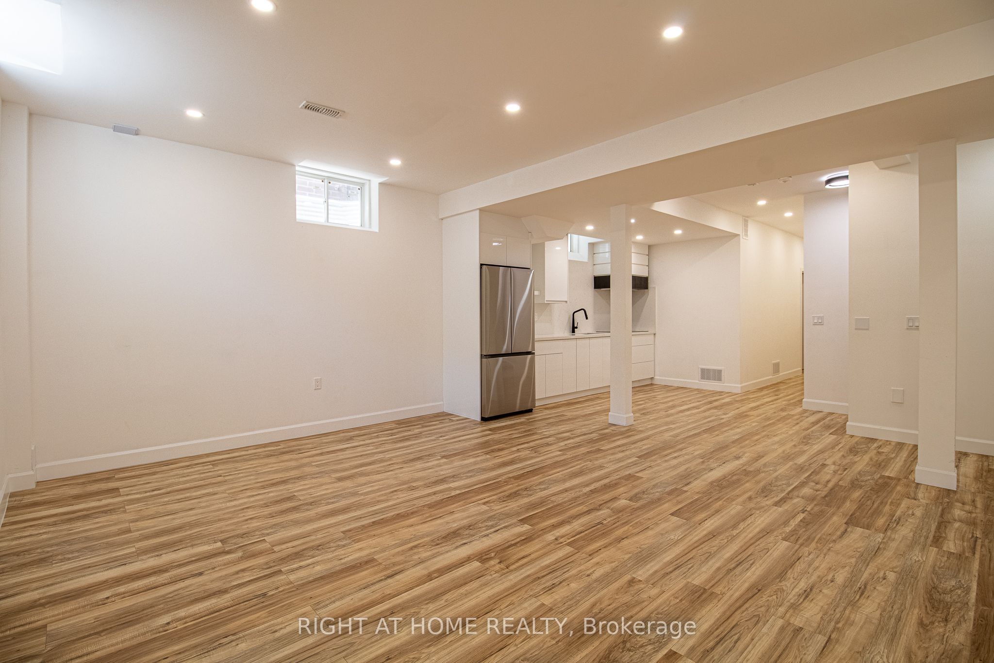 43 Longworth Avenue Property Photo 32