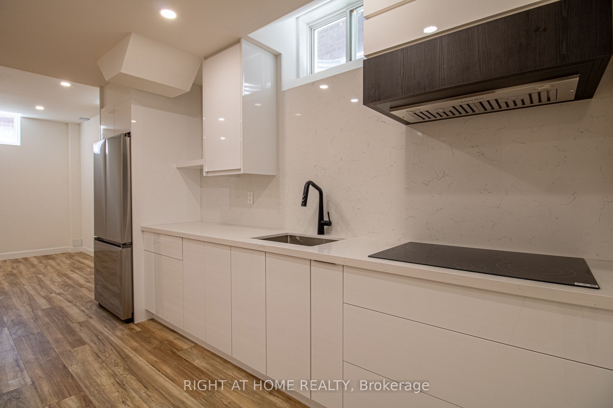 43 Longworth Avenue Property Photo 33