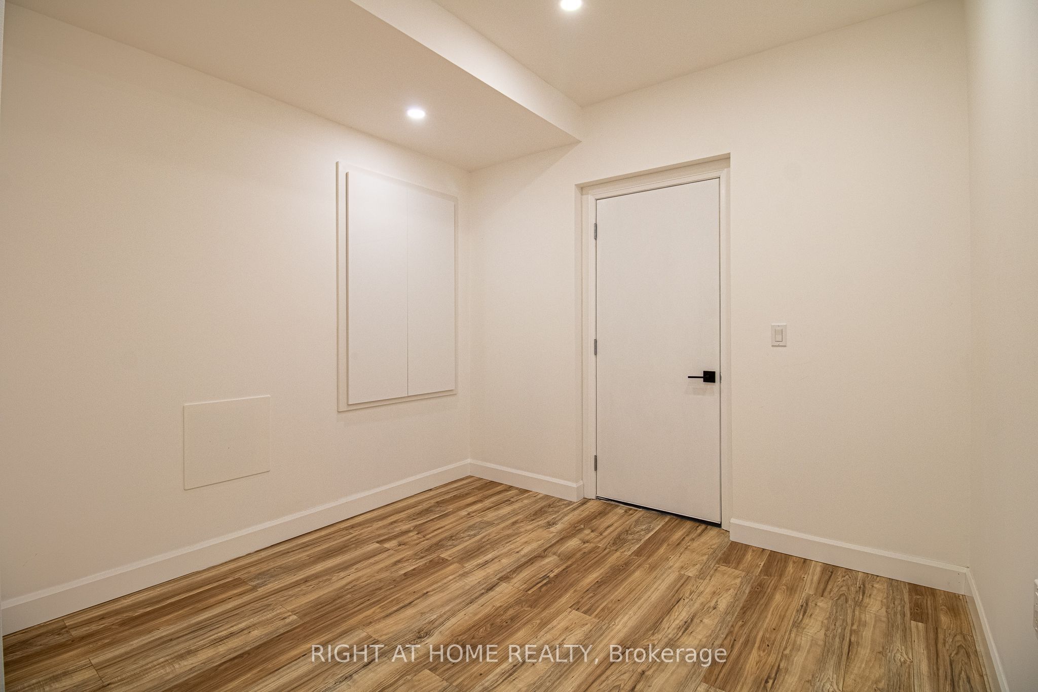 43 Longworth Avenue Property Photo 34