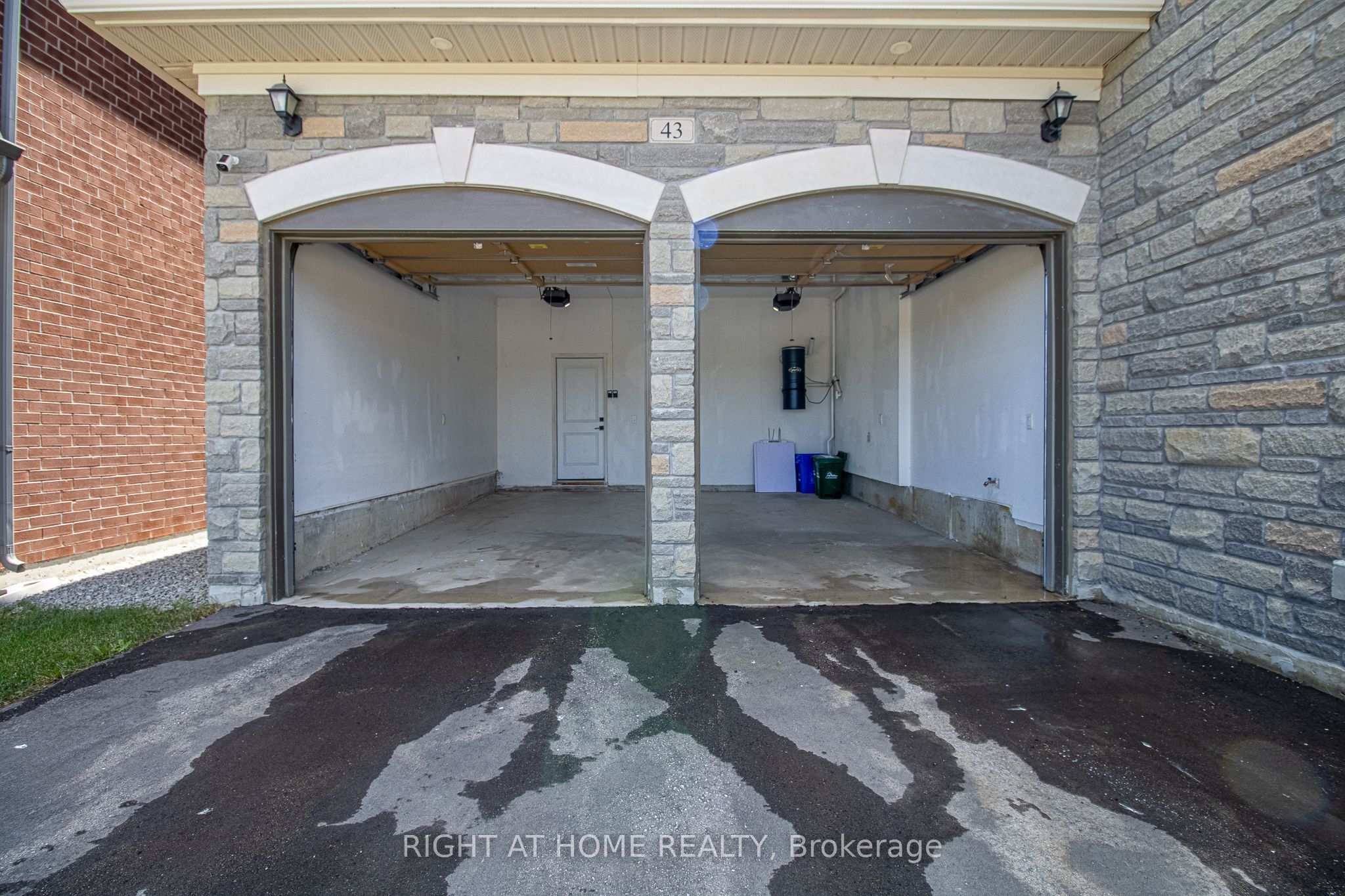 43 Longworth Avenue Property Photo 38
