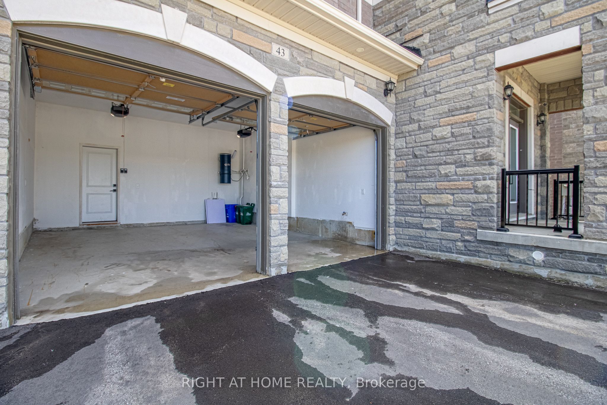 43 Longworth Avenue Property Photo 39