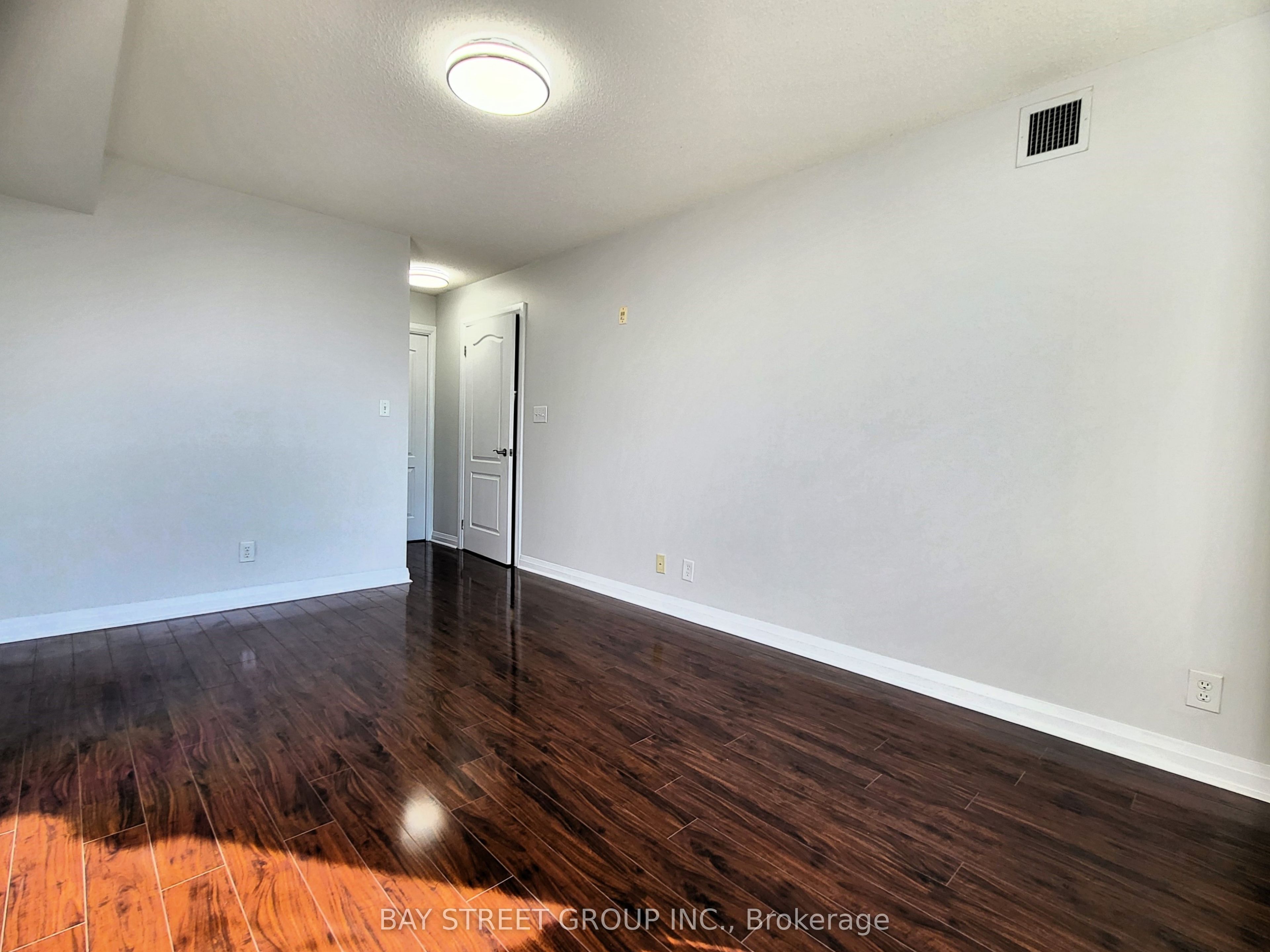 7363 Kennedy Road 209 Property Photo 19