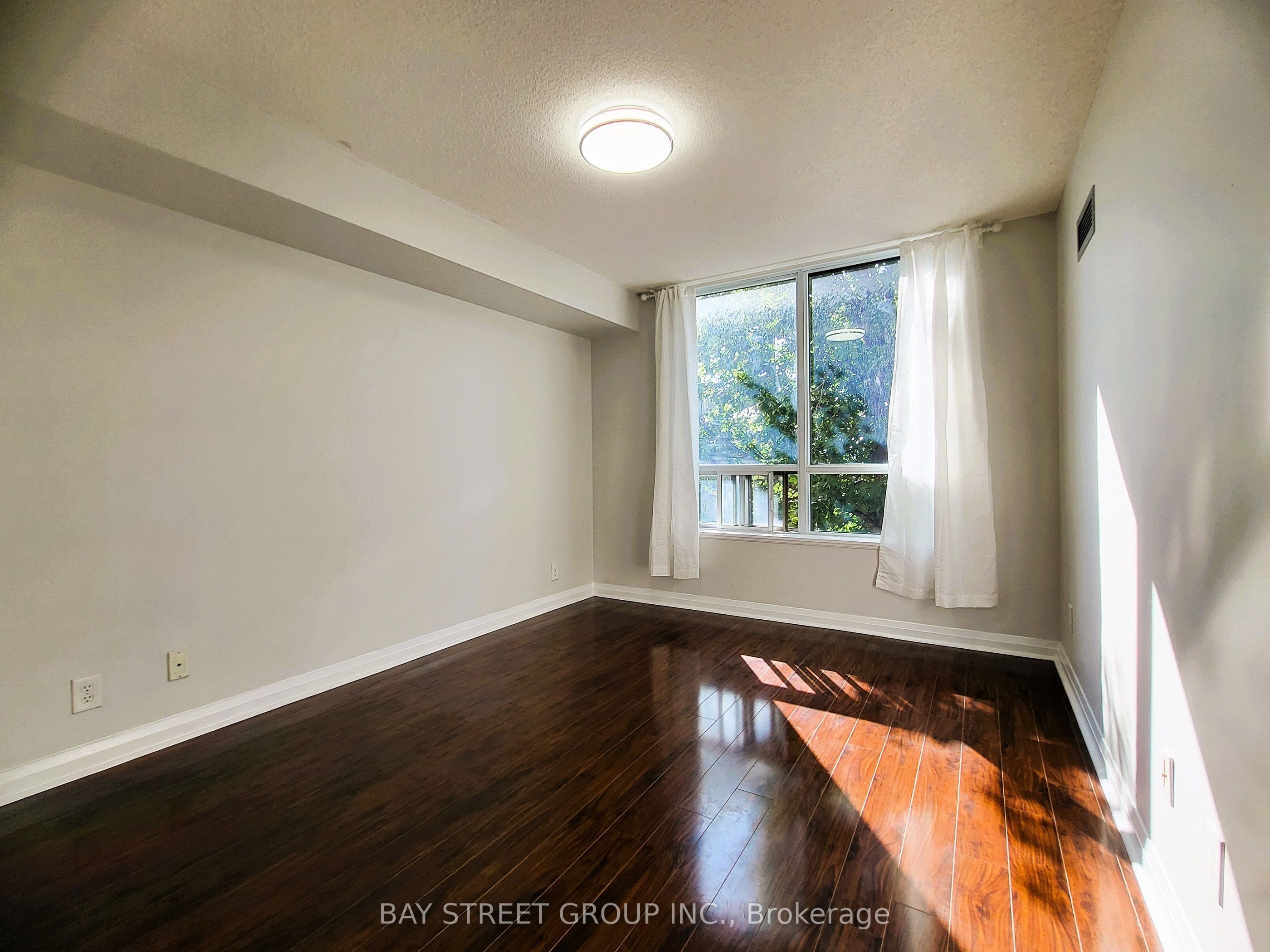 7363 Kennedy Road 209 Property Photo 24