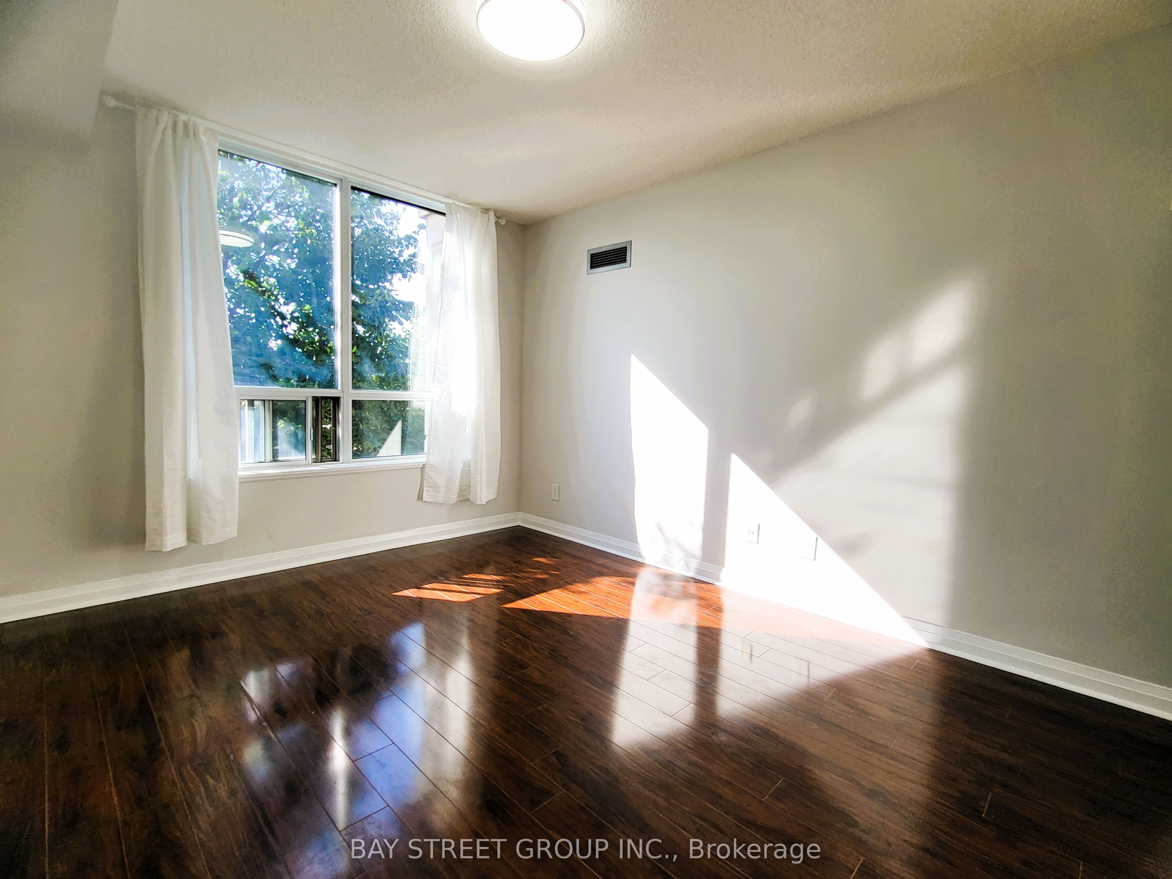 7363 Kennedy Road 209 Property Photo 25