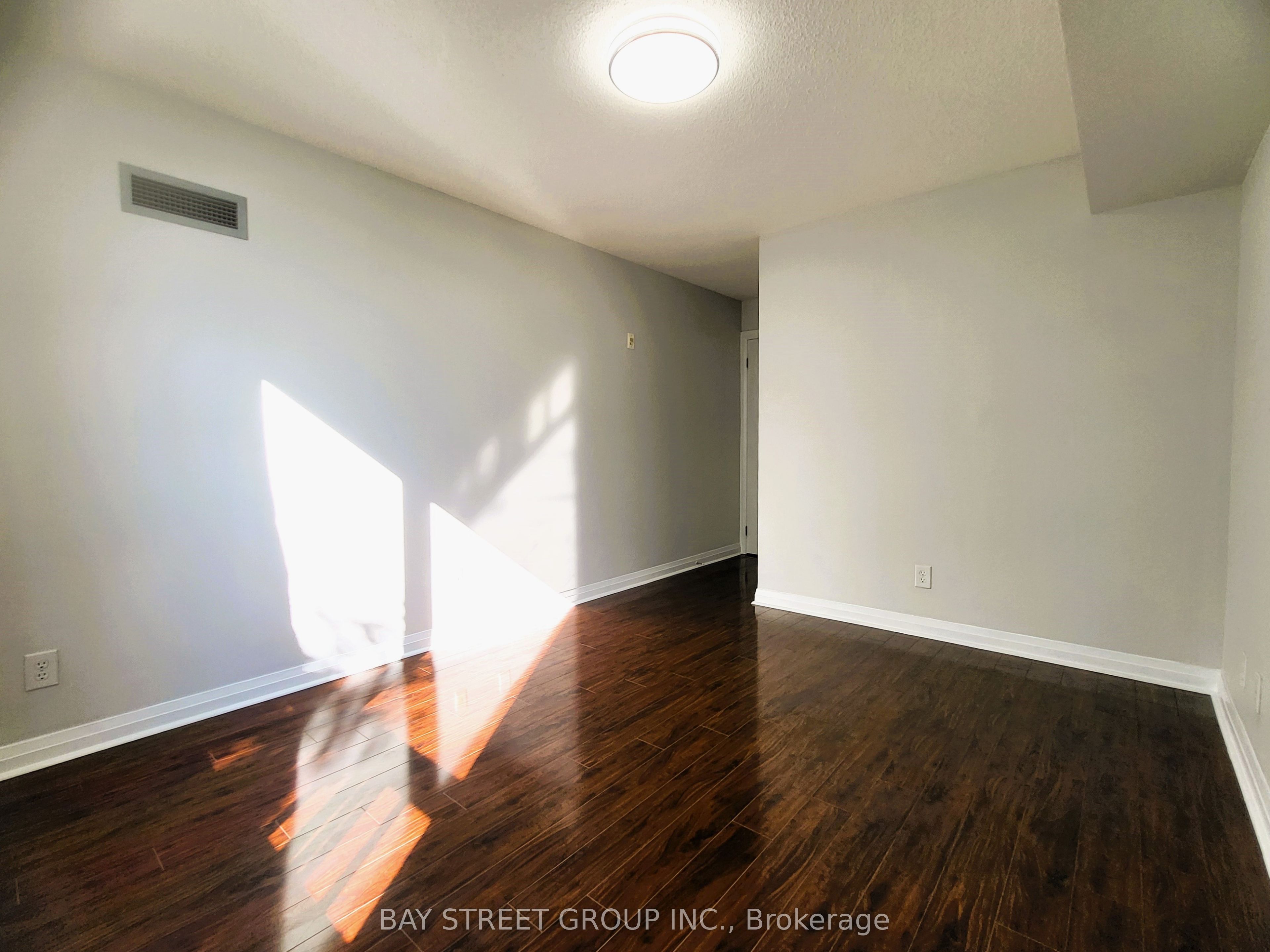 7363 Kennedy Road 209 Property Photo 26