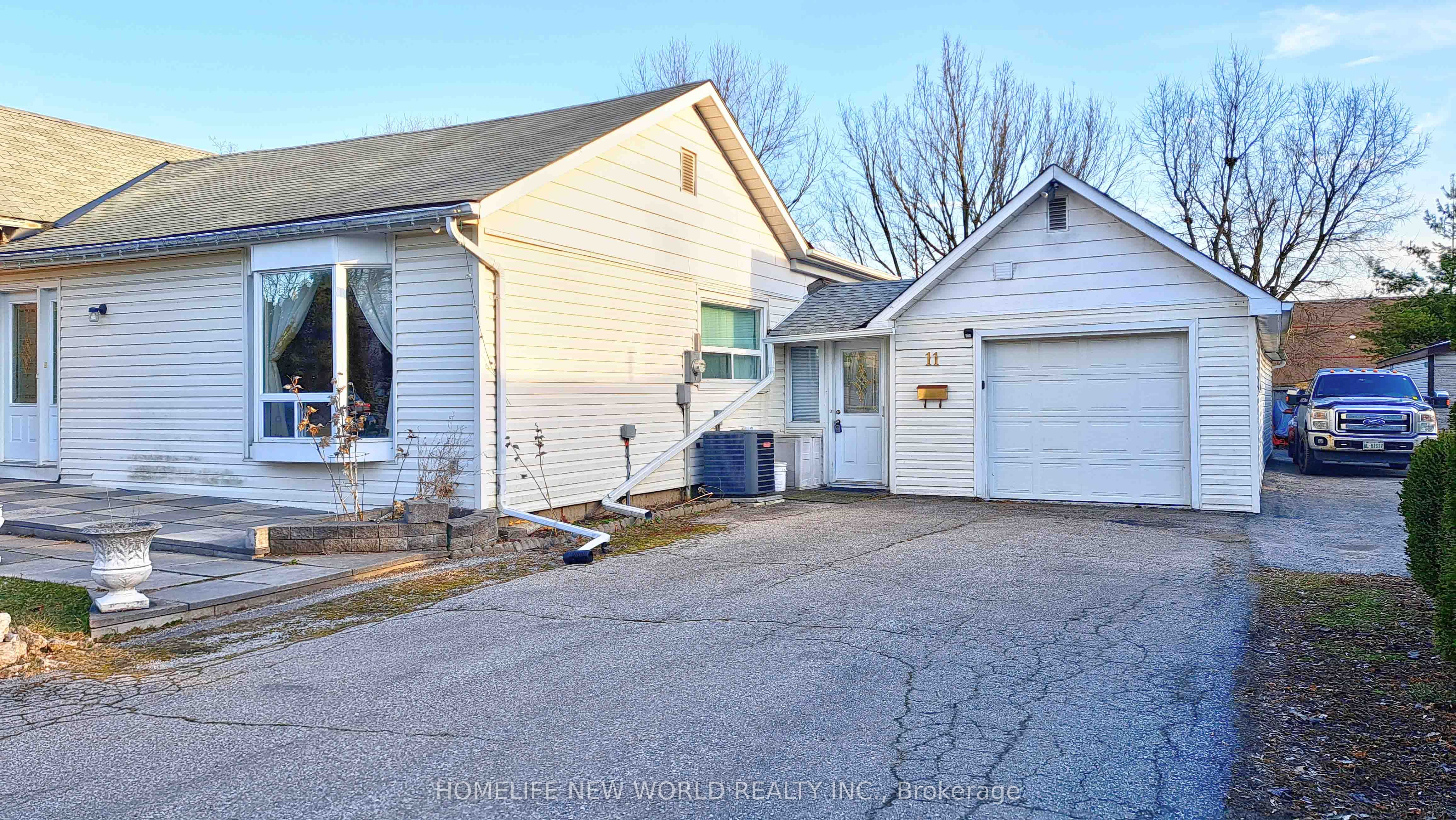 11 Riverglen Drive Property Photo 1