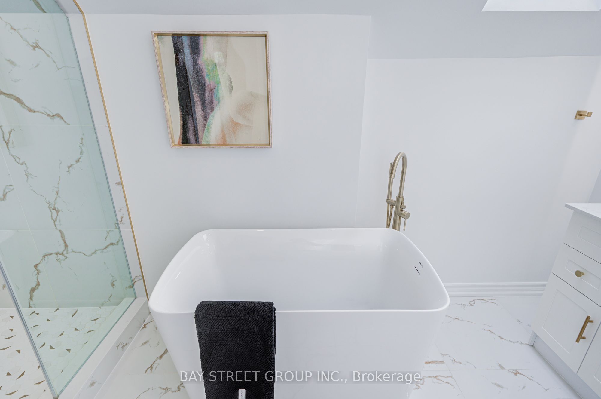 5 Luxton Avenue Property Photo 26