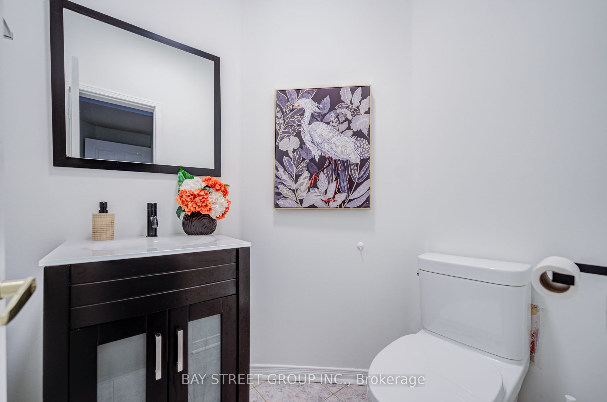 5 Luxton Avenue Property Photo 46