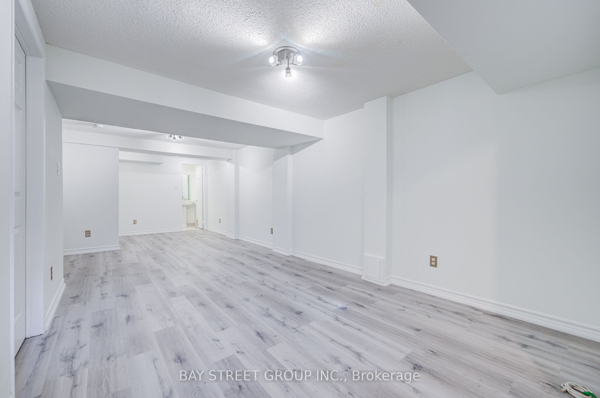 5 Luxton Avenue Property Photo 47