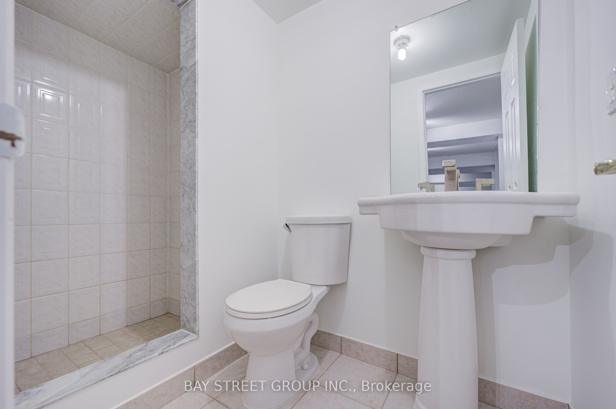 5 Luxton Avenue Property Photo 49