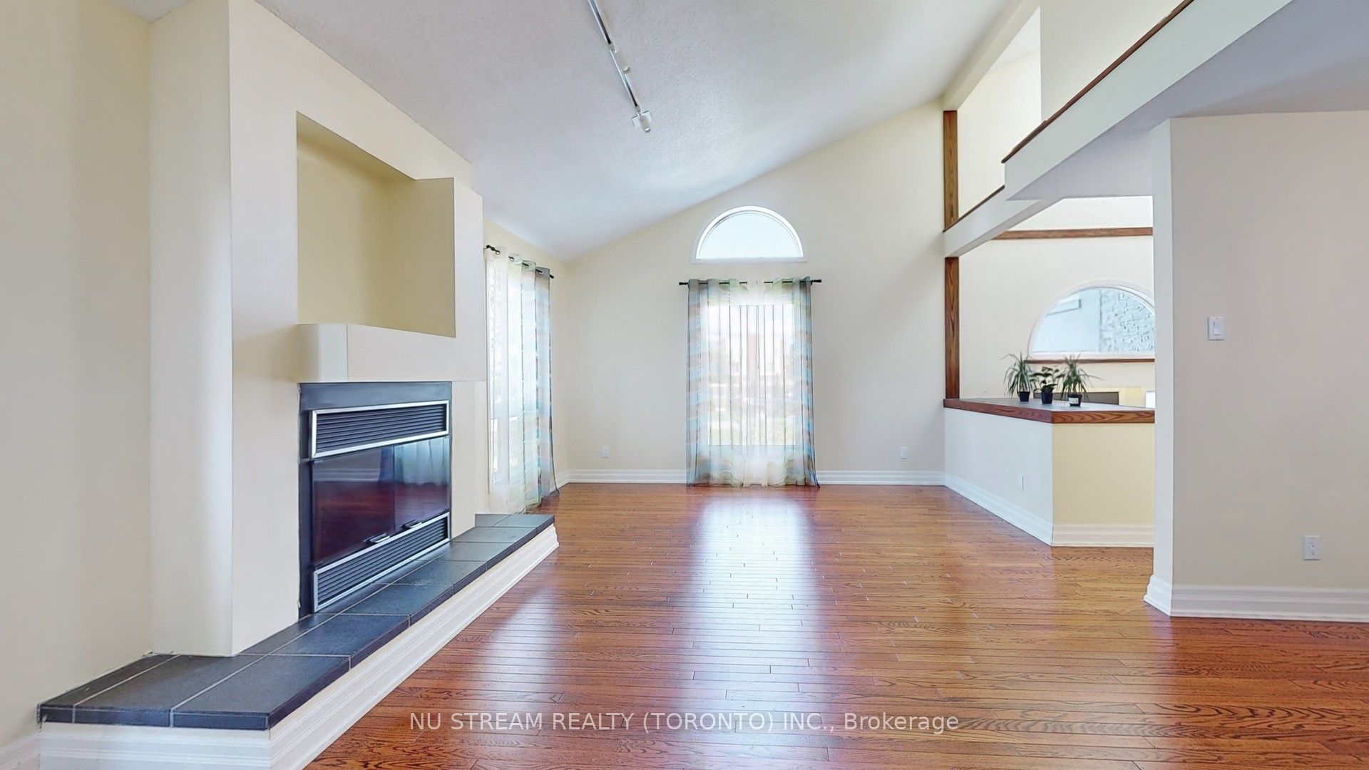 15 Bond Crescent Property Photo 5