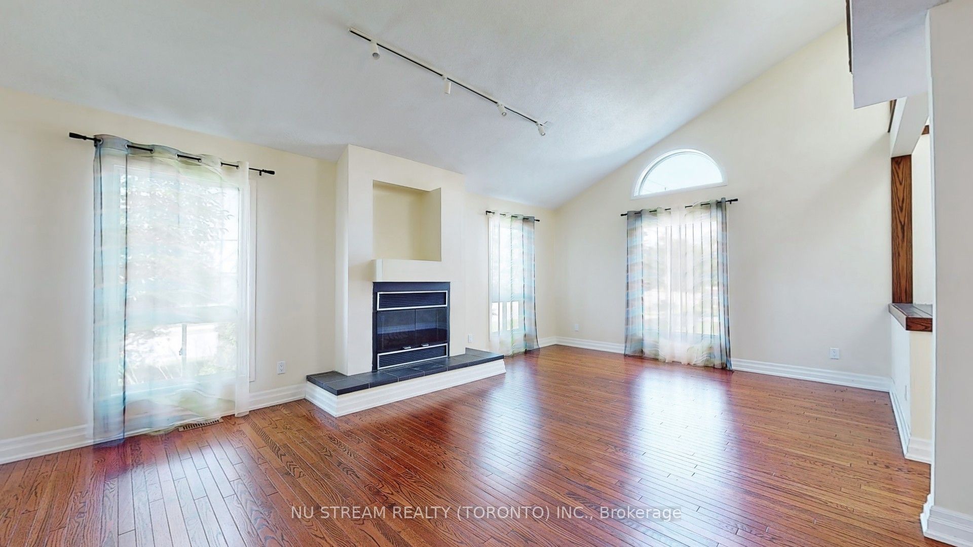 15 Bond Crescent Property Photo 8