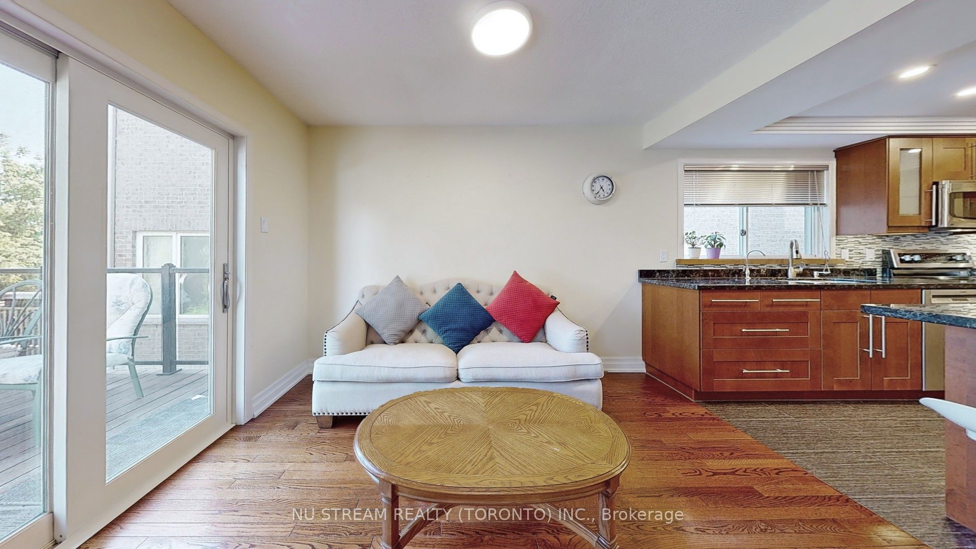 15 Bond Crescent Property Photo 10