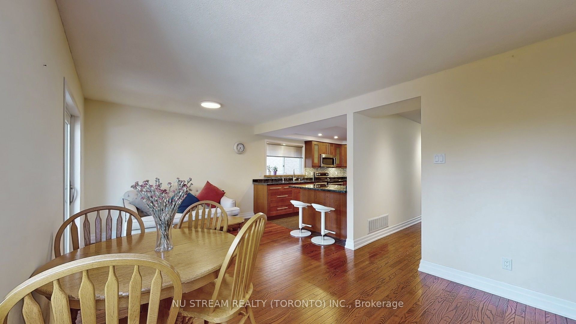 15 Bond Crescent Property Photo 11