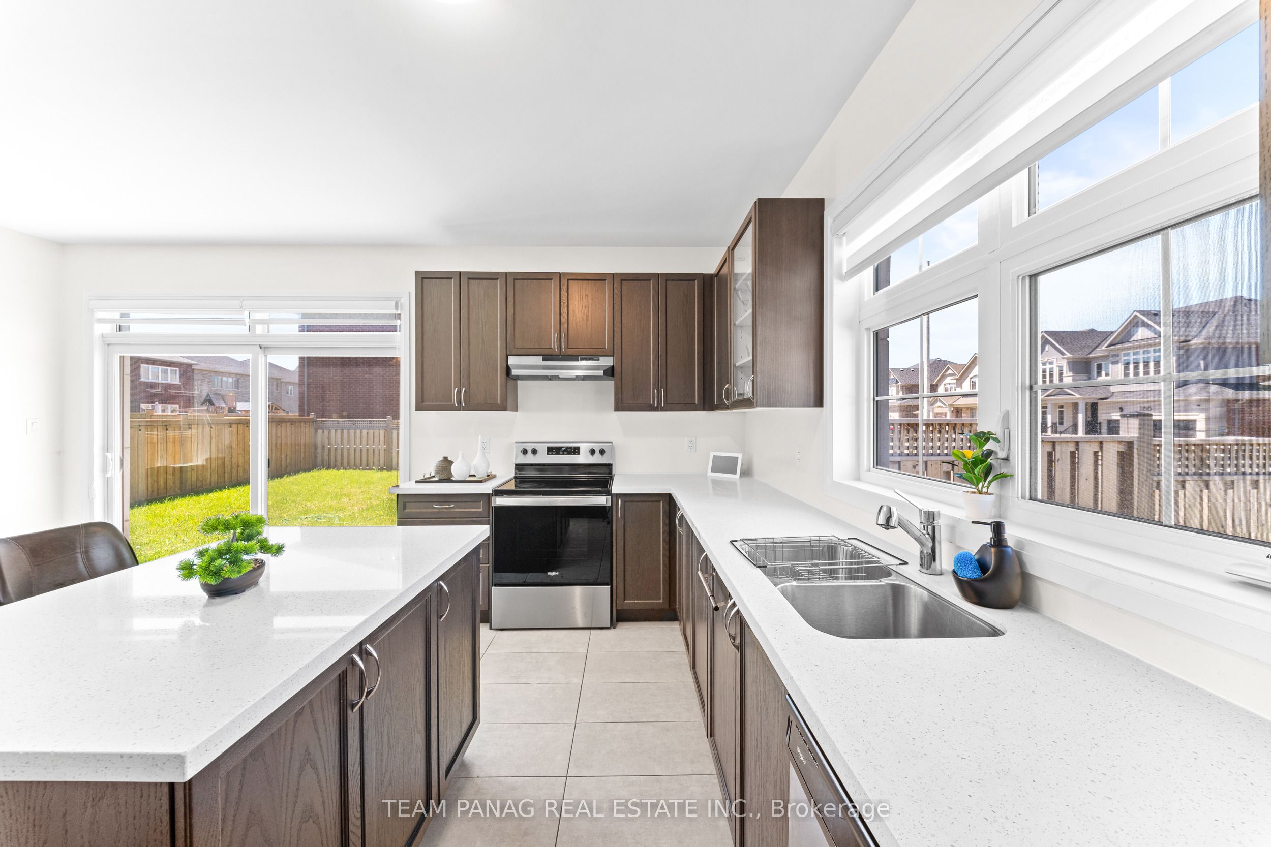1614 Sharpe Street E Property Photo 12