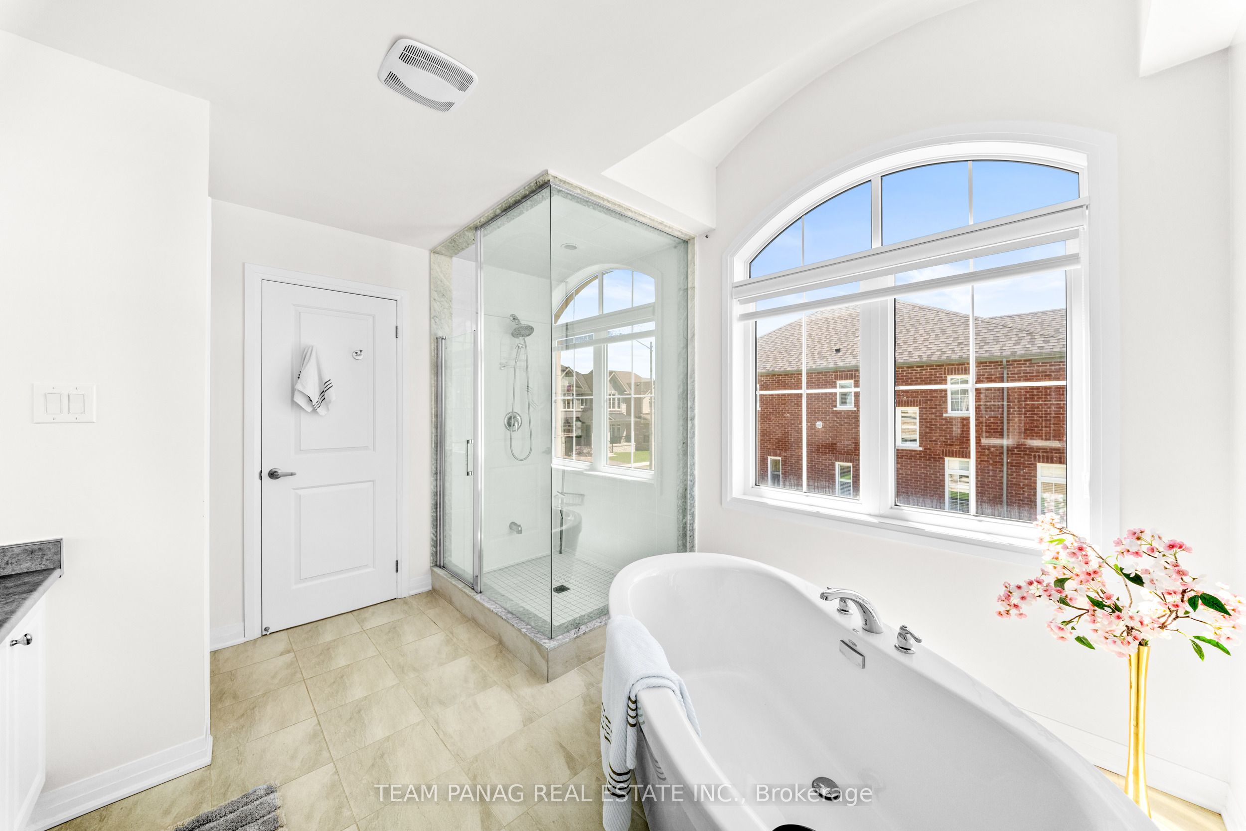 1614 Sharpe Street E Property Photo 21