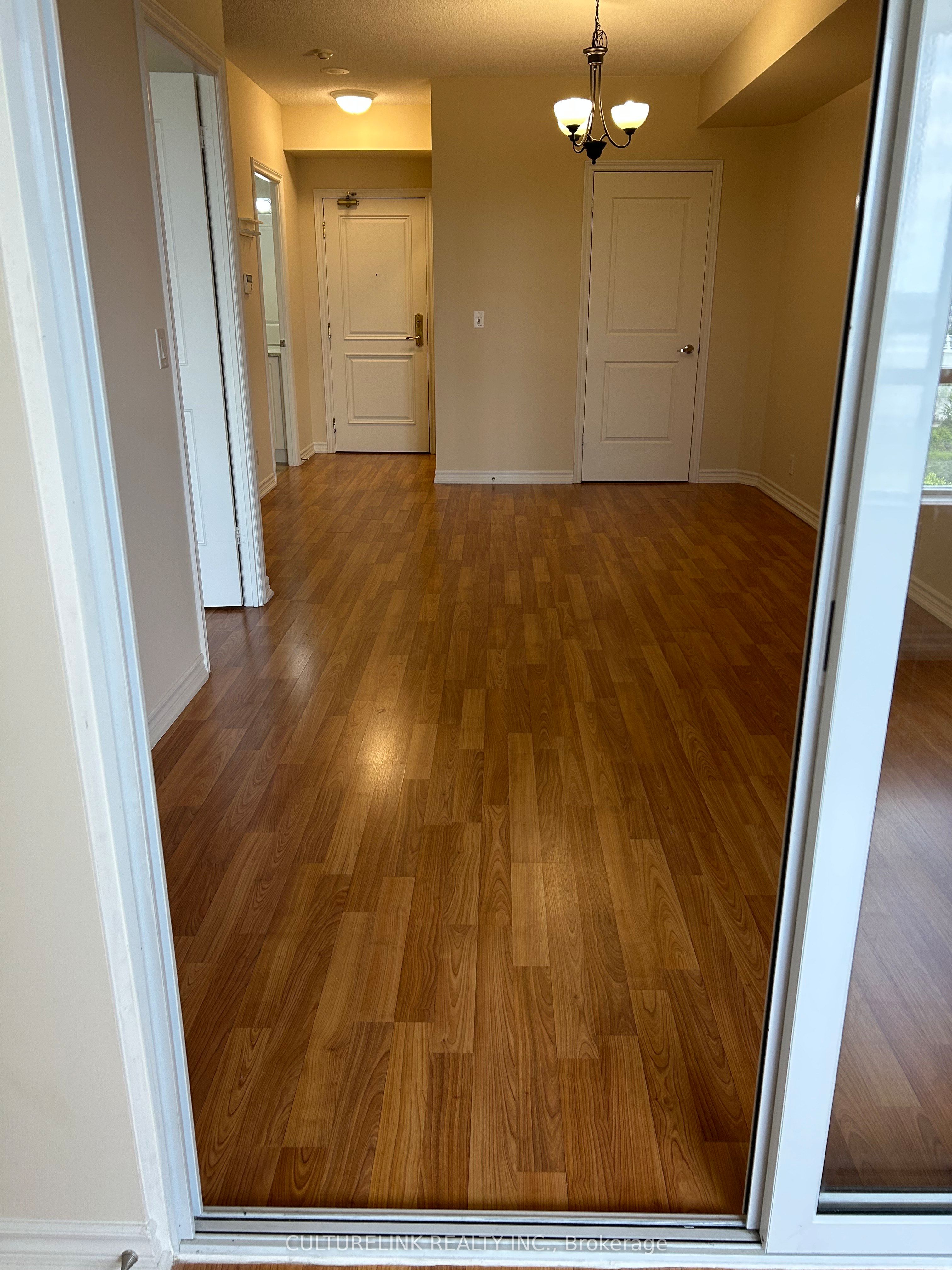 9235 Jane Street 1015 Property Photo 6