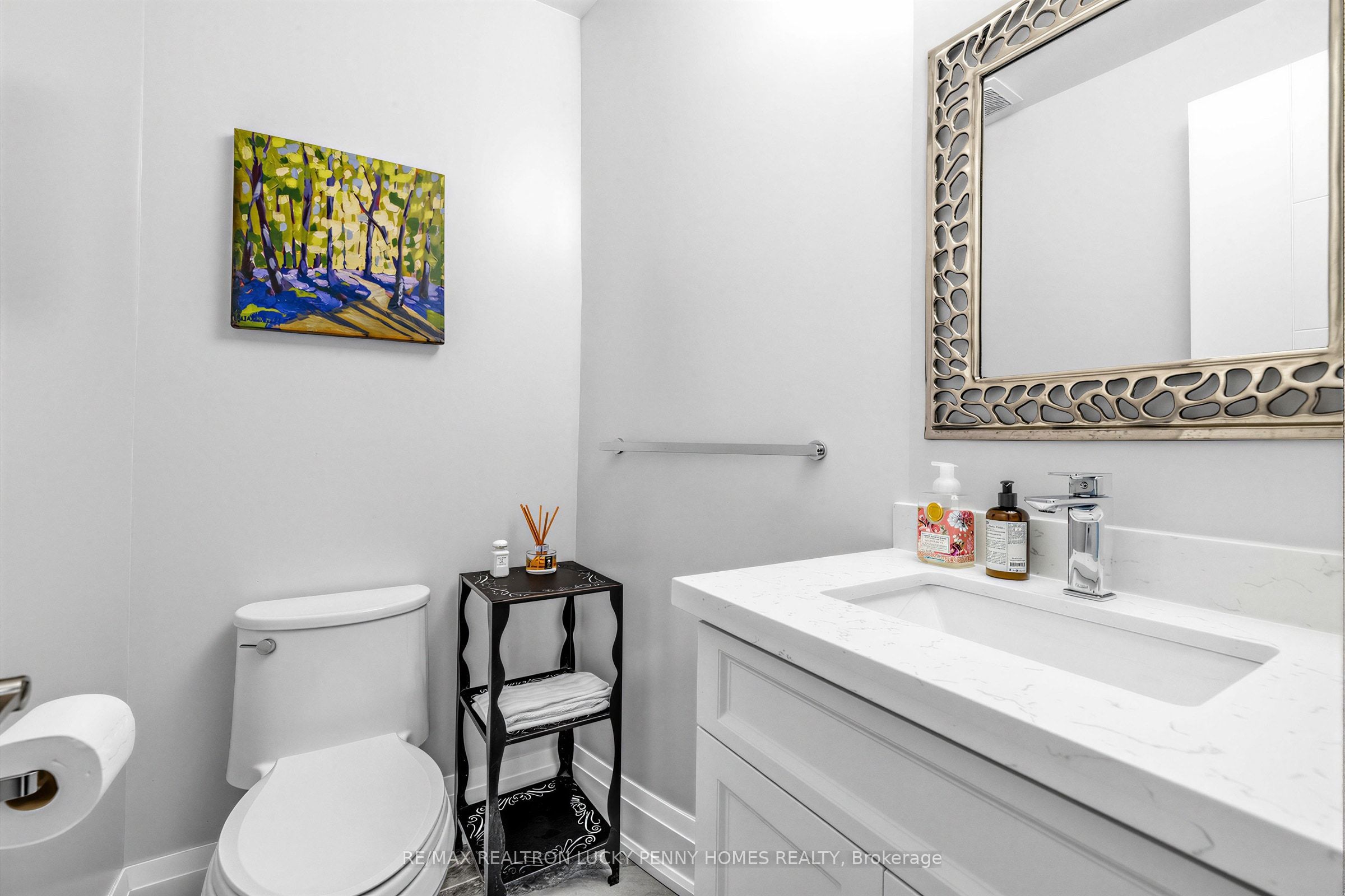 18 Walnut Glen Place Property Photo 9