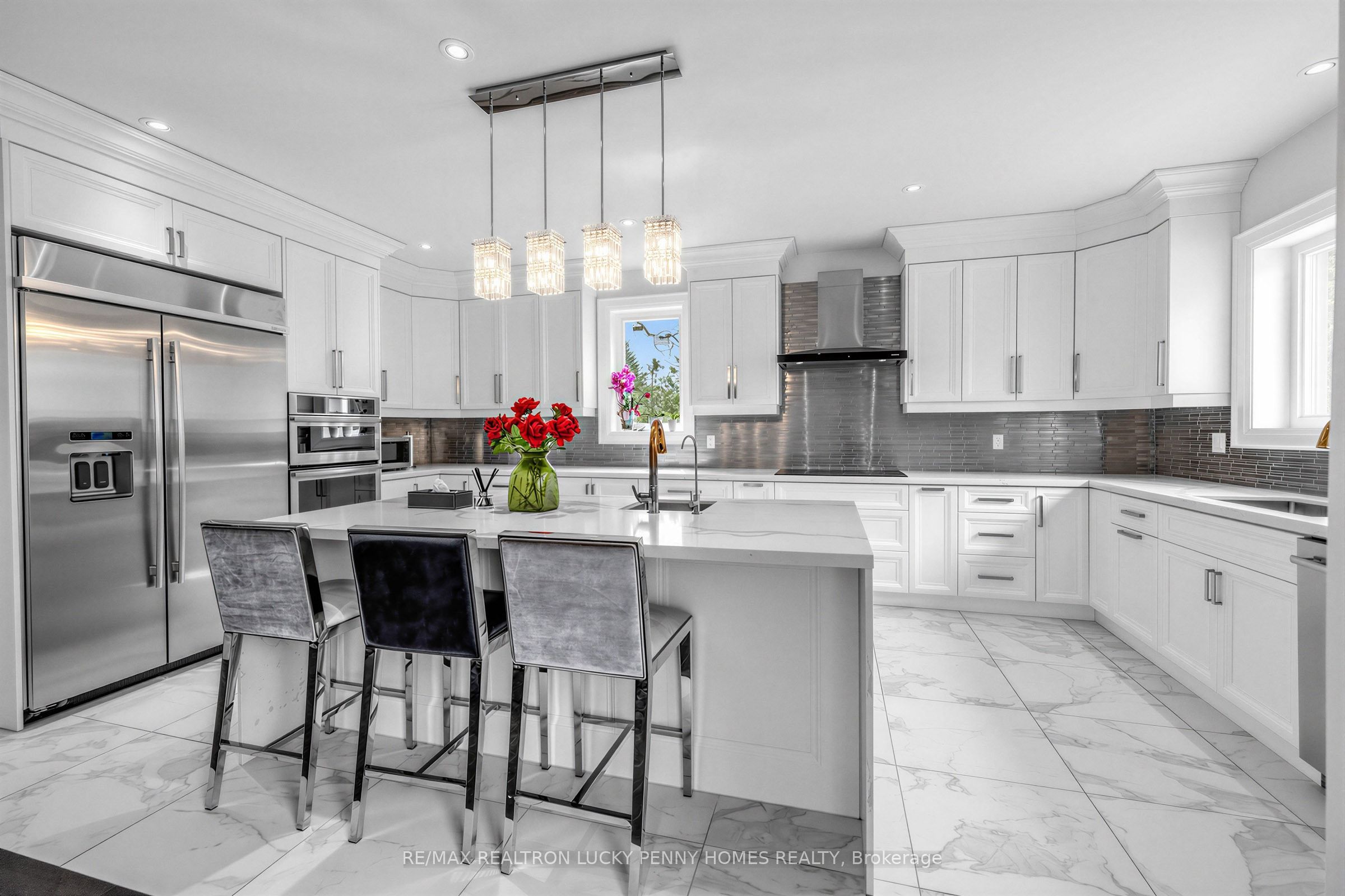 18 Walnut Glen Place Property Photo 14