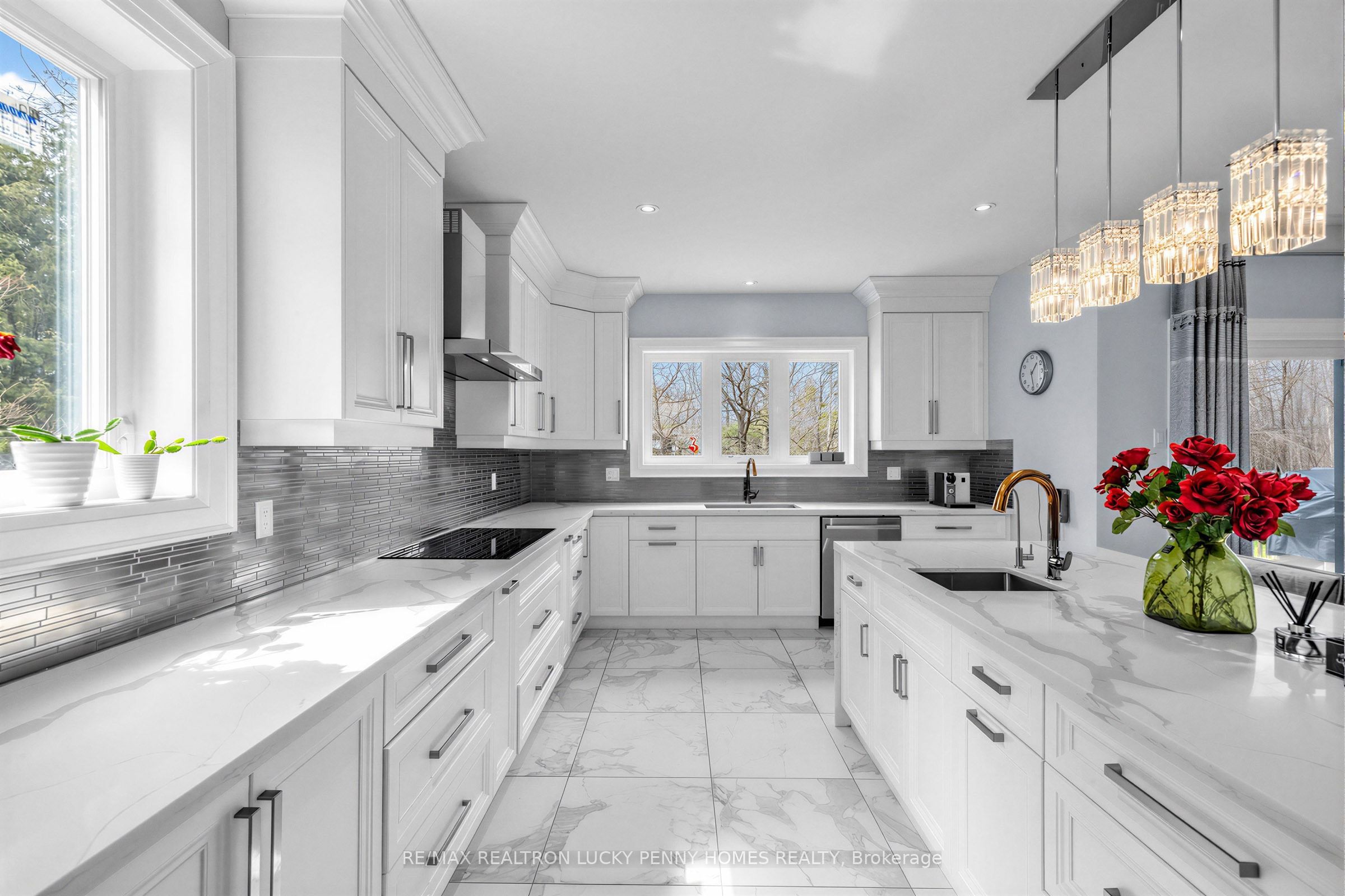 18 Walnut Glen Place Property Photo 15